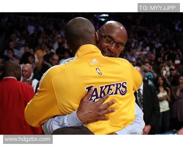 篮球明星明星片的魅力与收藏价值探讨及其对年轻一代的影响分析